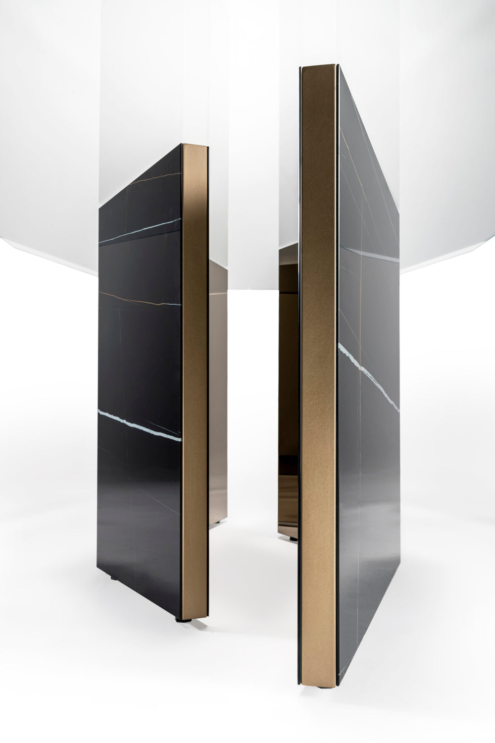 Cubitum Dining Table by Reflex Angelo, view 2