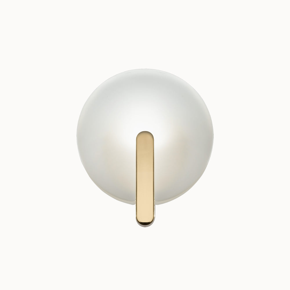 Sinua Wall Lamp — front view