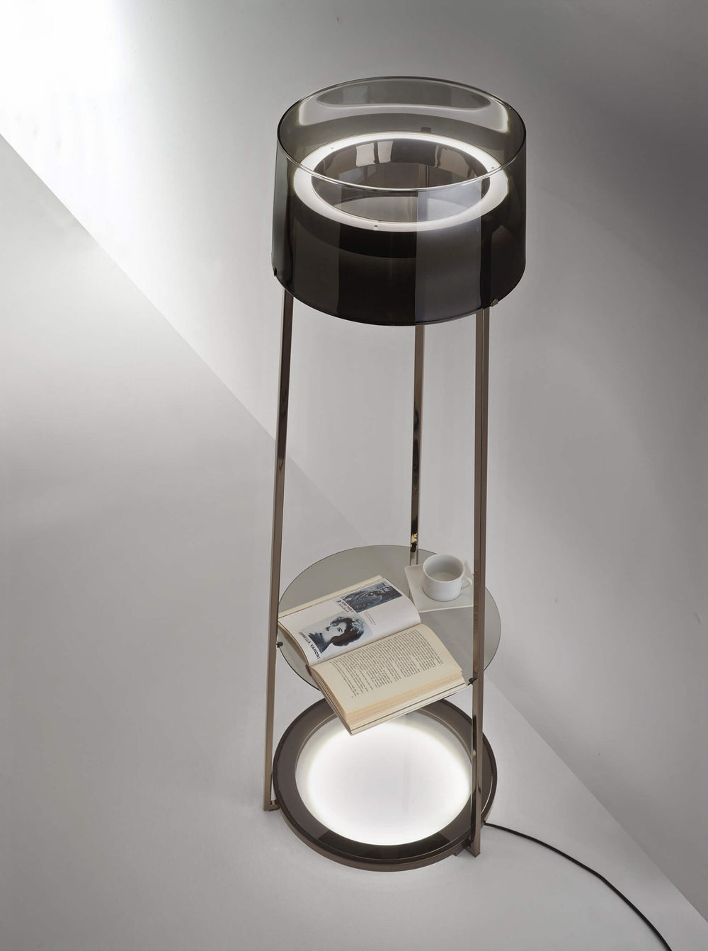 Antea Floor Lamp — view 4