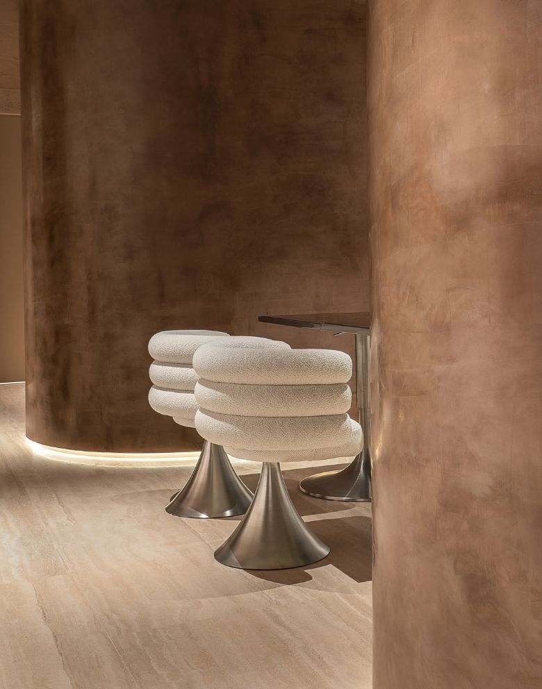 Voluptas Chair — 2
