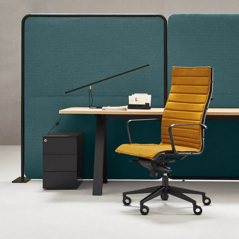 Season Slim Chair