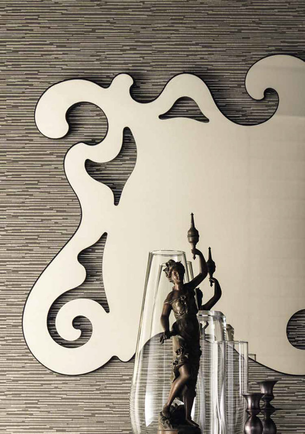 Aida Mirror — view 3