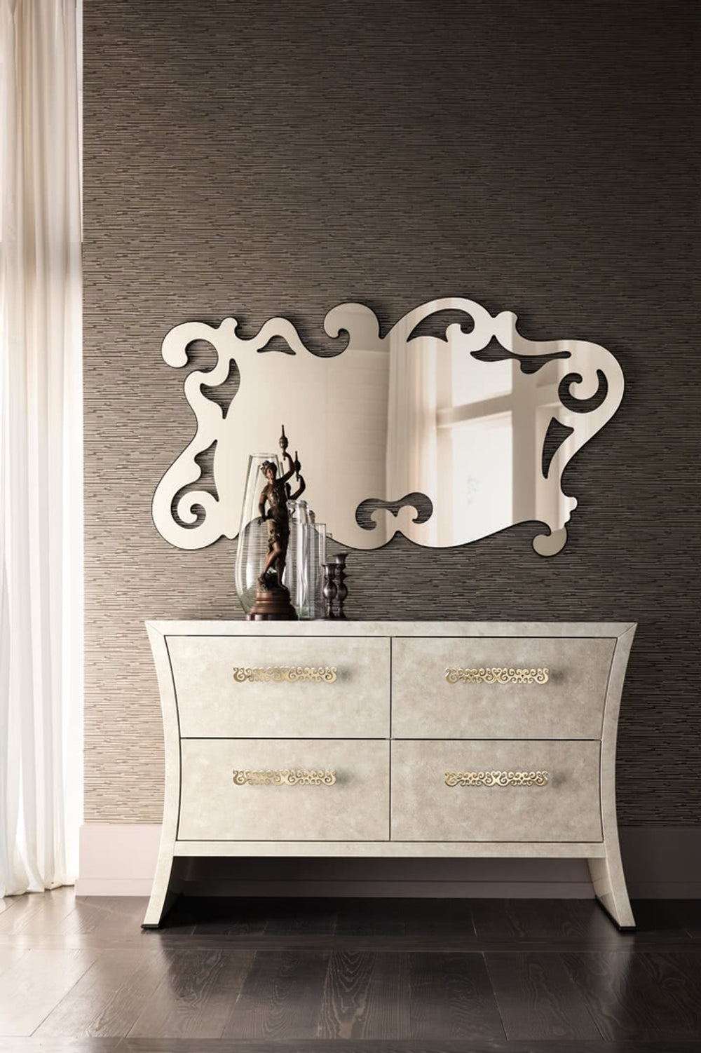 Aida Mirror — view 2