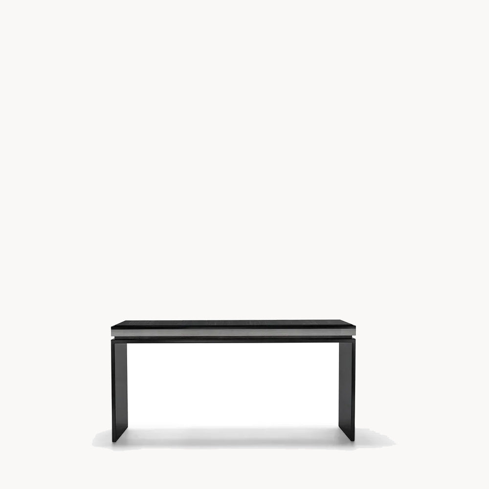 Black&more Console — front view