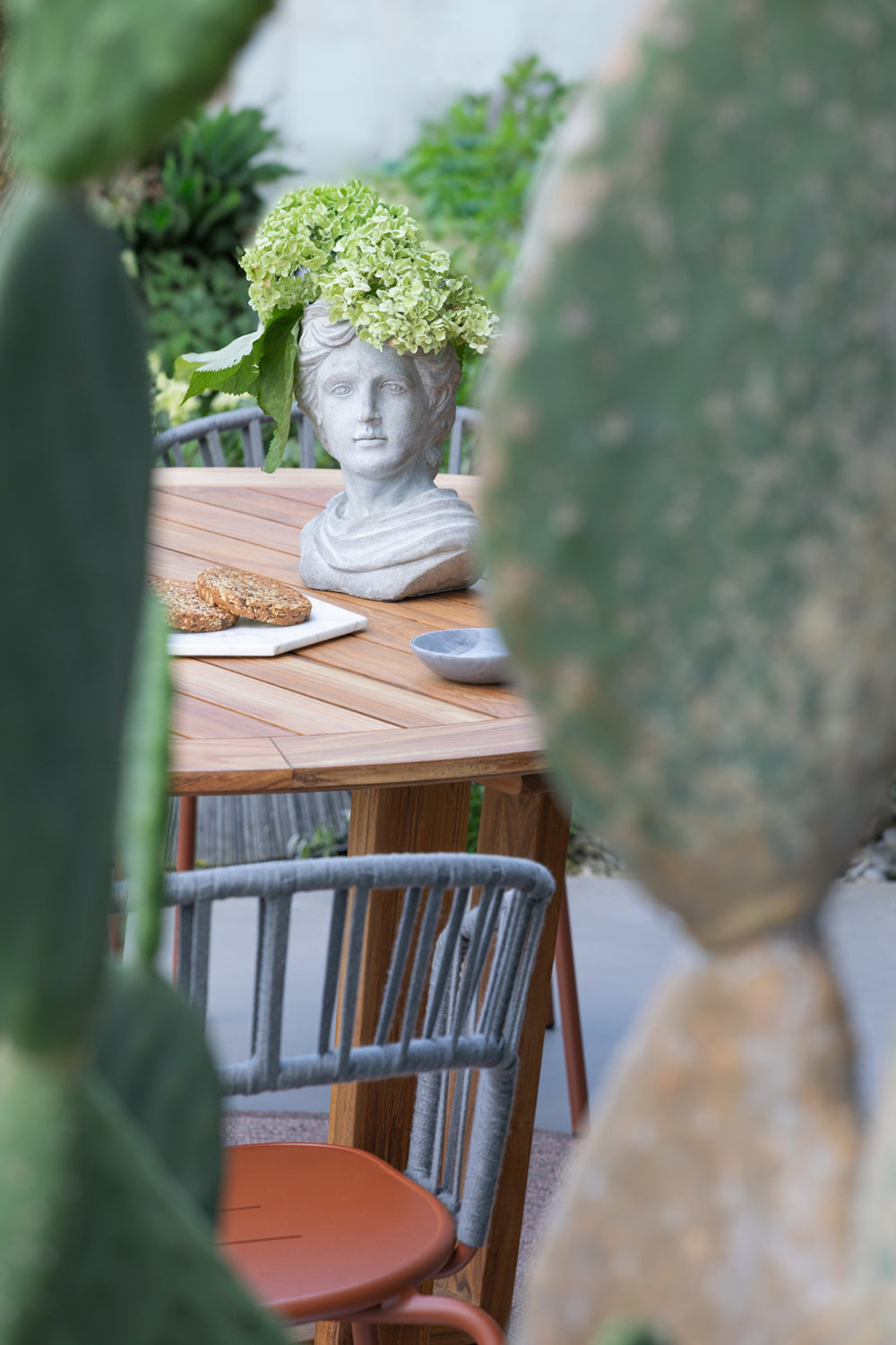 Desert Round Dining Table — view 8