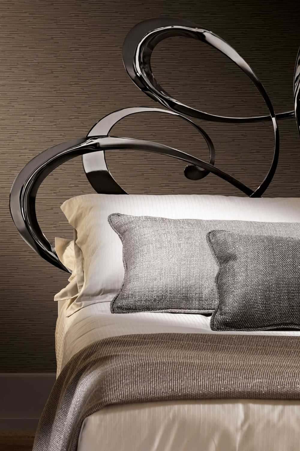 Dolcevita Bed — view 3