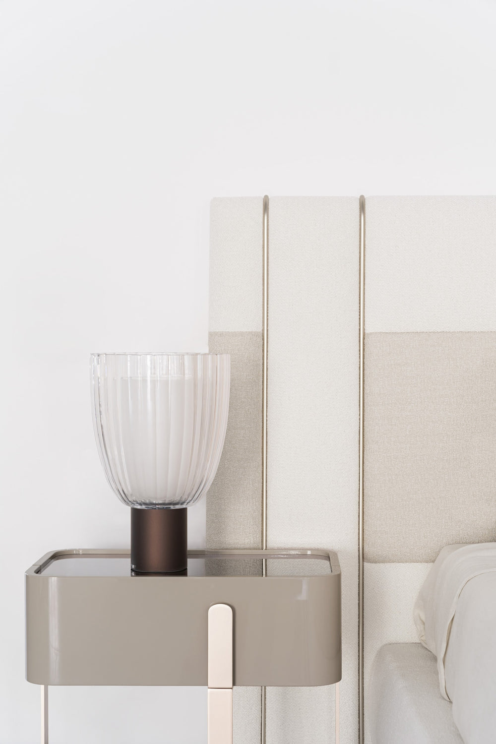 Frey Bed — view 4
