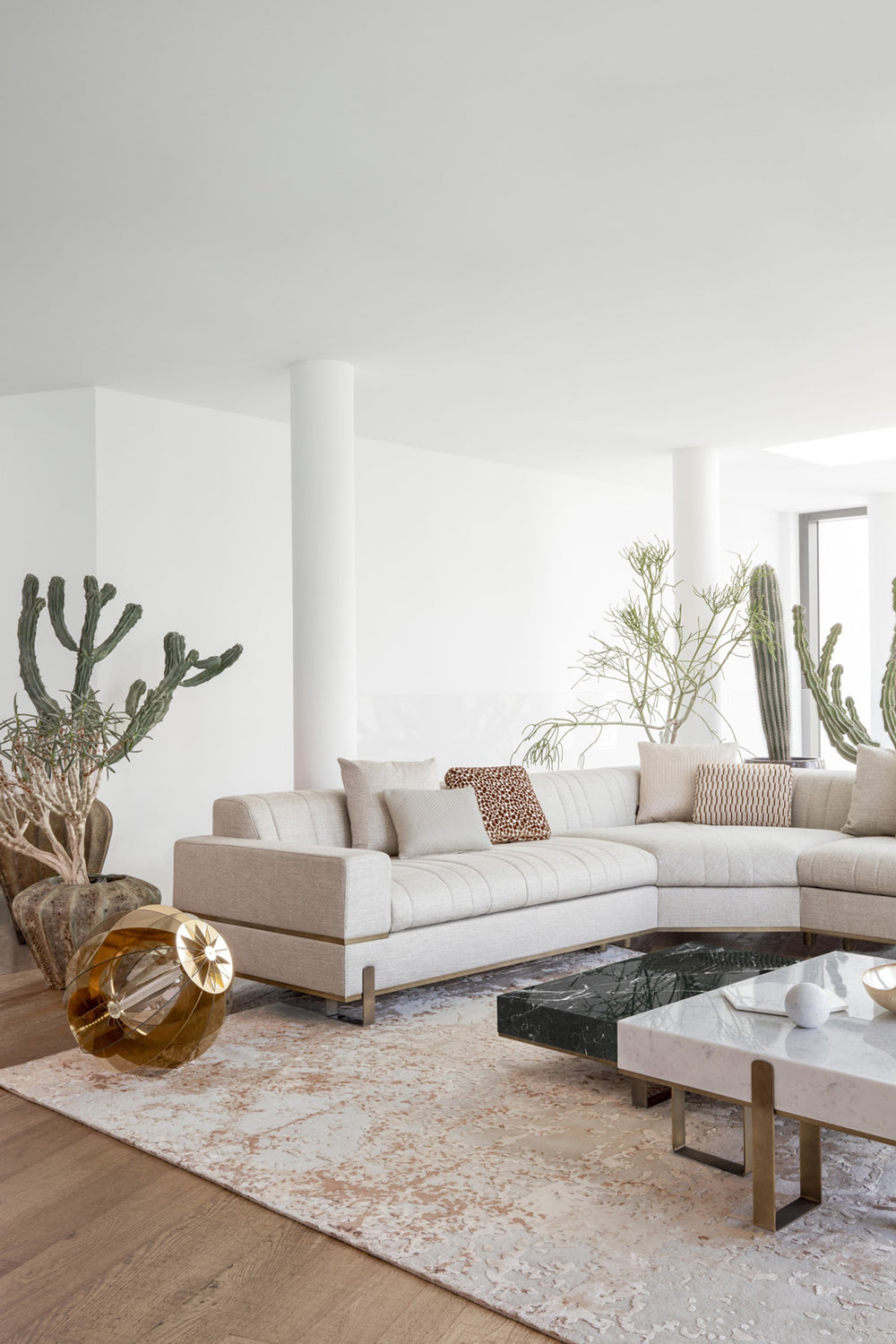 Grand Sofa — view 6