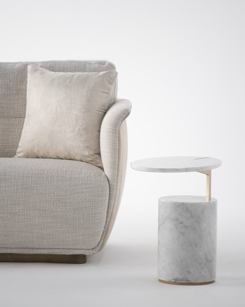 Hugo-m Dining Table — view 3
