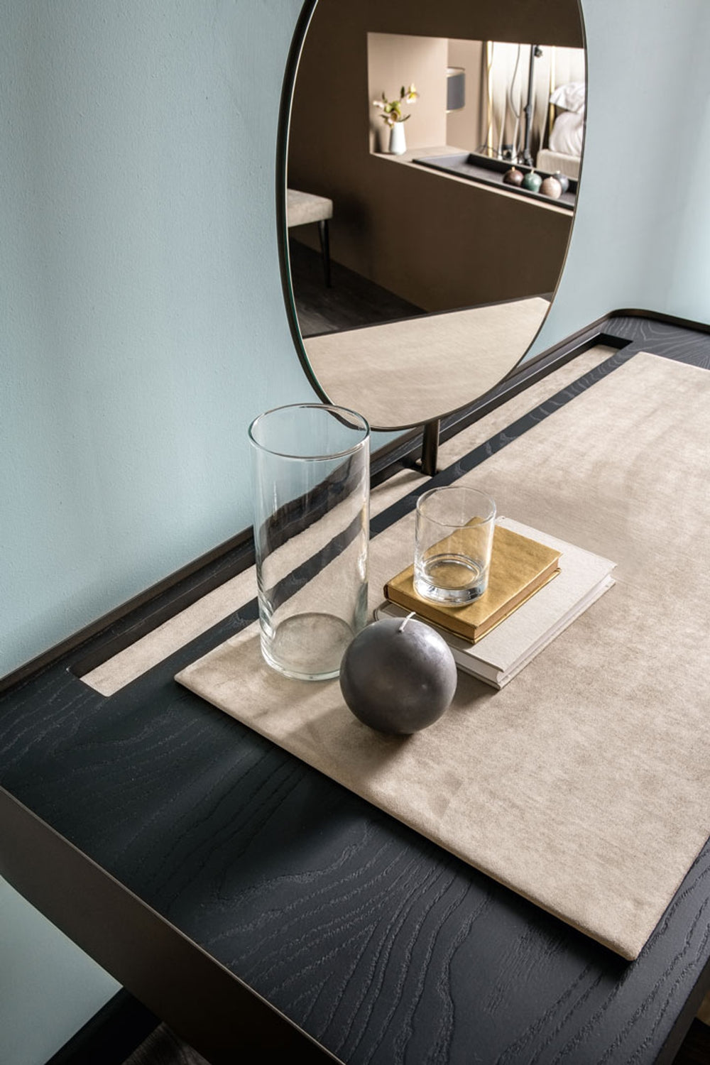Luis Furniture — view 7