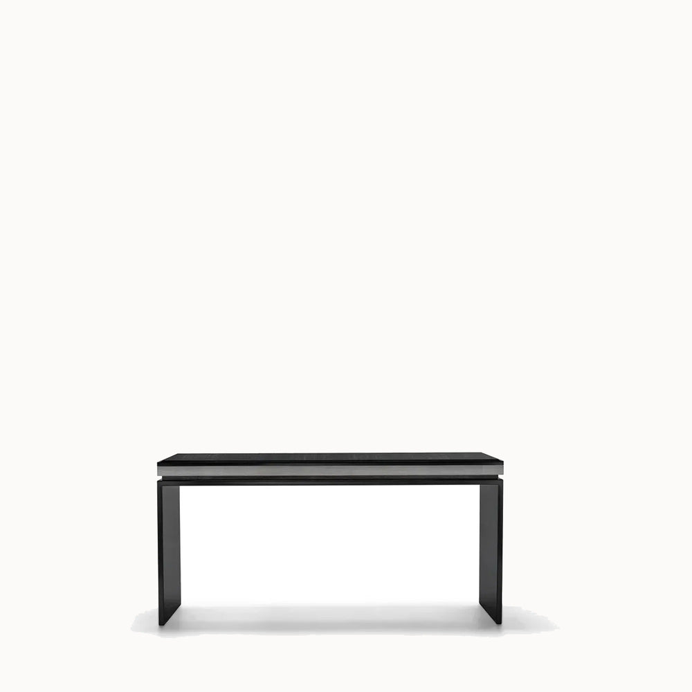 Black&more Console — front view