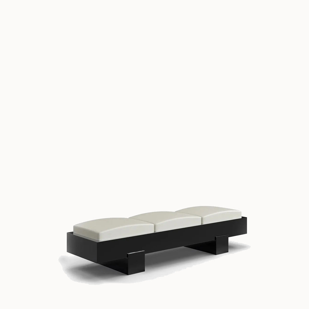 Bench — front view