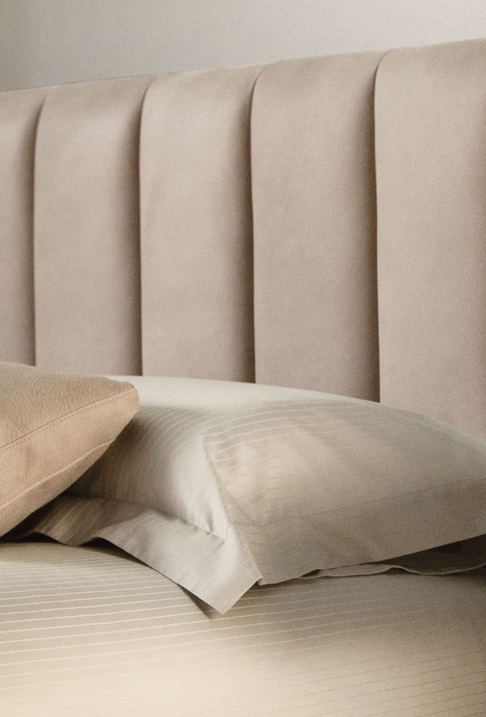 Mirage Easy Bed — view 2