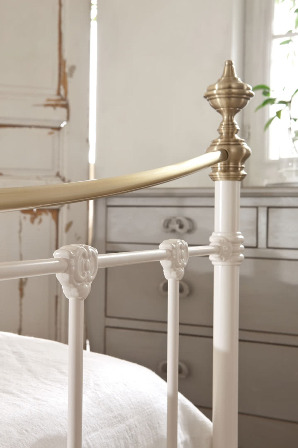 Oliver Bed — view 3
