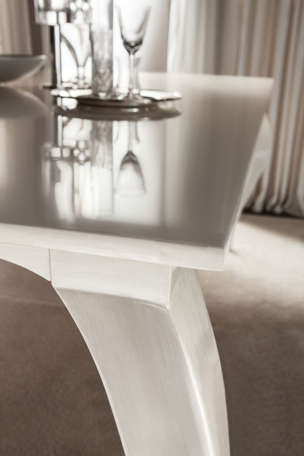Raffaello Dining Table — view 4