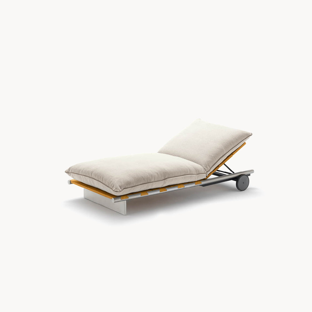 Sahara Sunbed — front view
