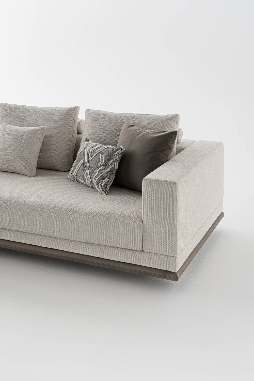 Saphir Sofa — view 2