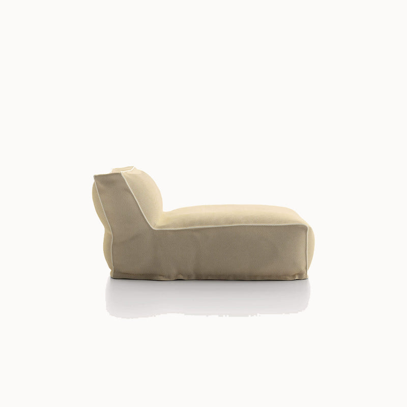 Soft Chaise Longue Daybed — front view