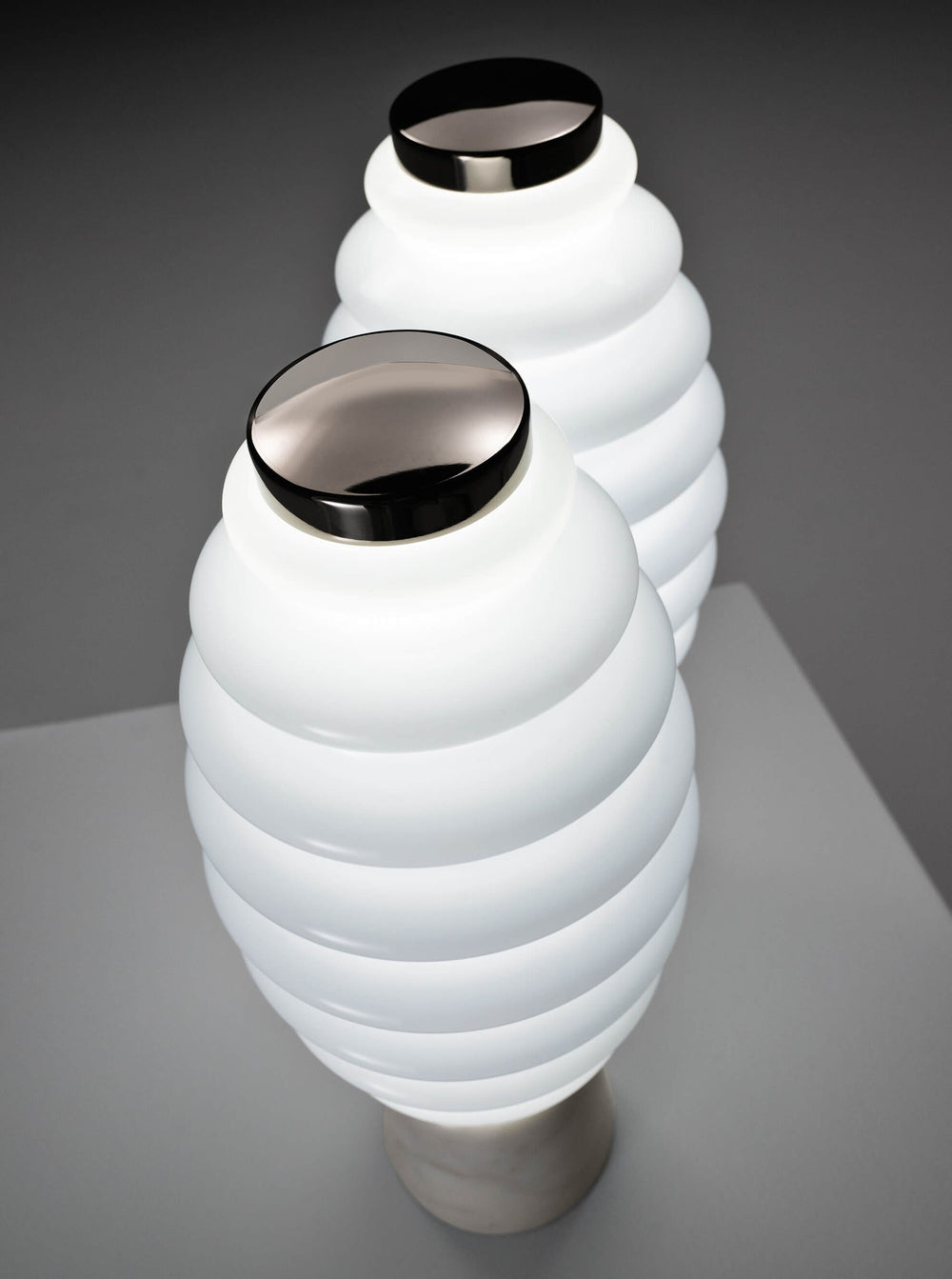 Grand Collier lampe de table — vue 3