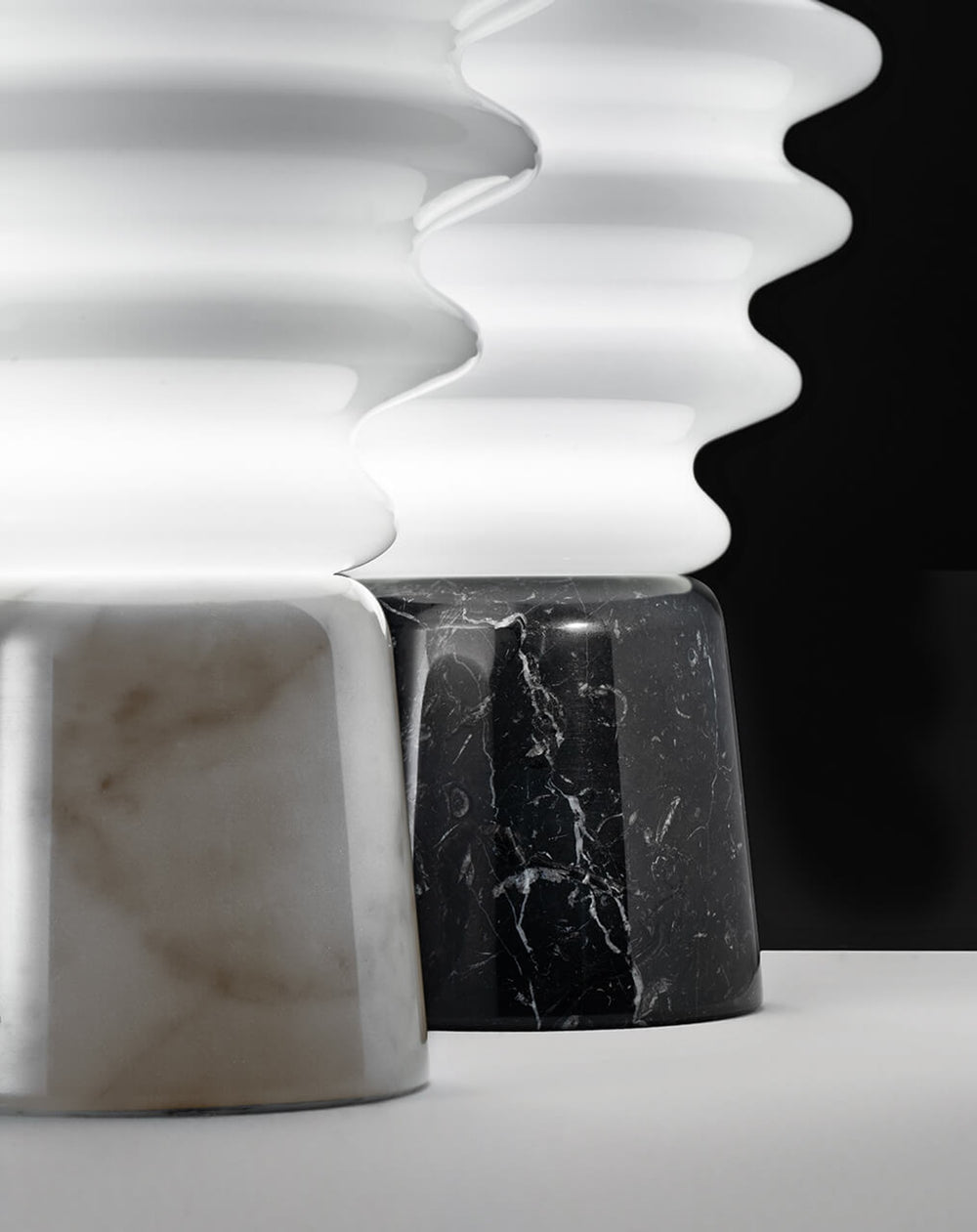 Grand Collier lampe de table — vue 2