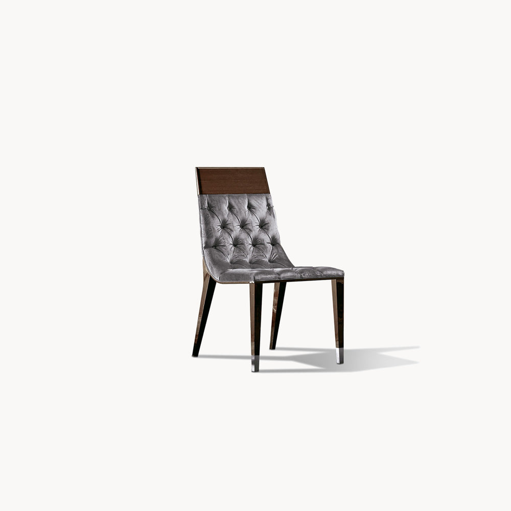 Vogue Chair — front view